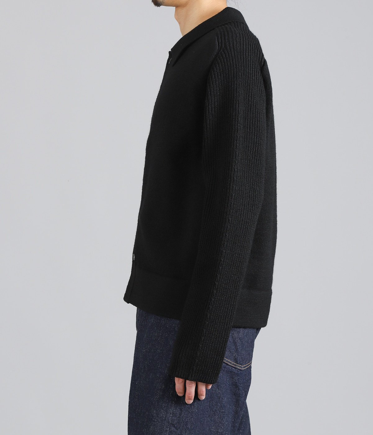 model（175cm / 60kg）B85 W75 H92 着用サイズ：46