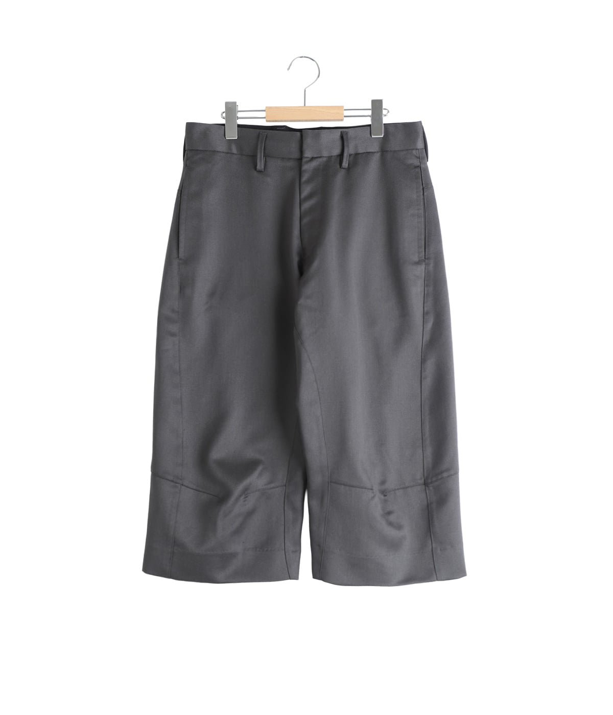 KNEE DARTED FLARE SHORTS | Omar Afridi(オマールアフリディ