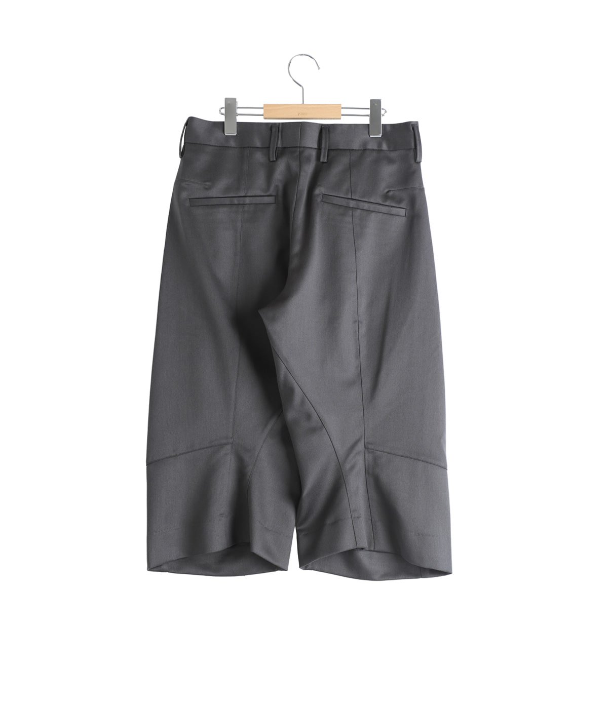 KNEE DARTED FLARE SHORTS | Omar Afridi(オマールアフリディ