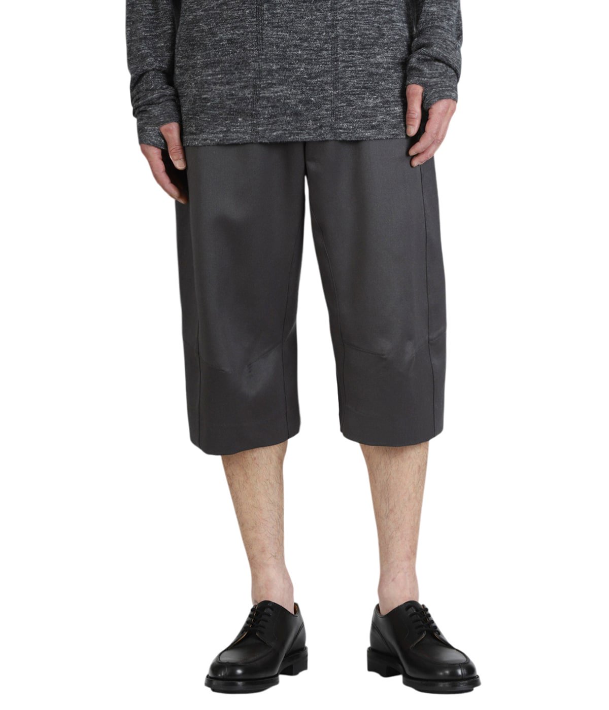 KNEE DARTED FLARE SHORTS | Omar Afridi(オマールアフリディ