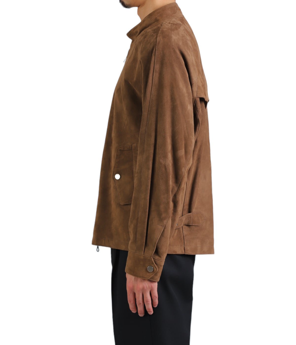 model（175cm / 60kg）B85 W75 H92 着用サイズ：50