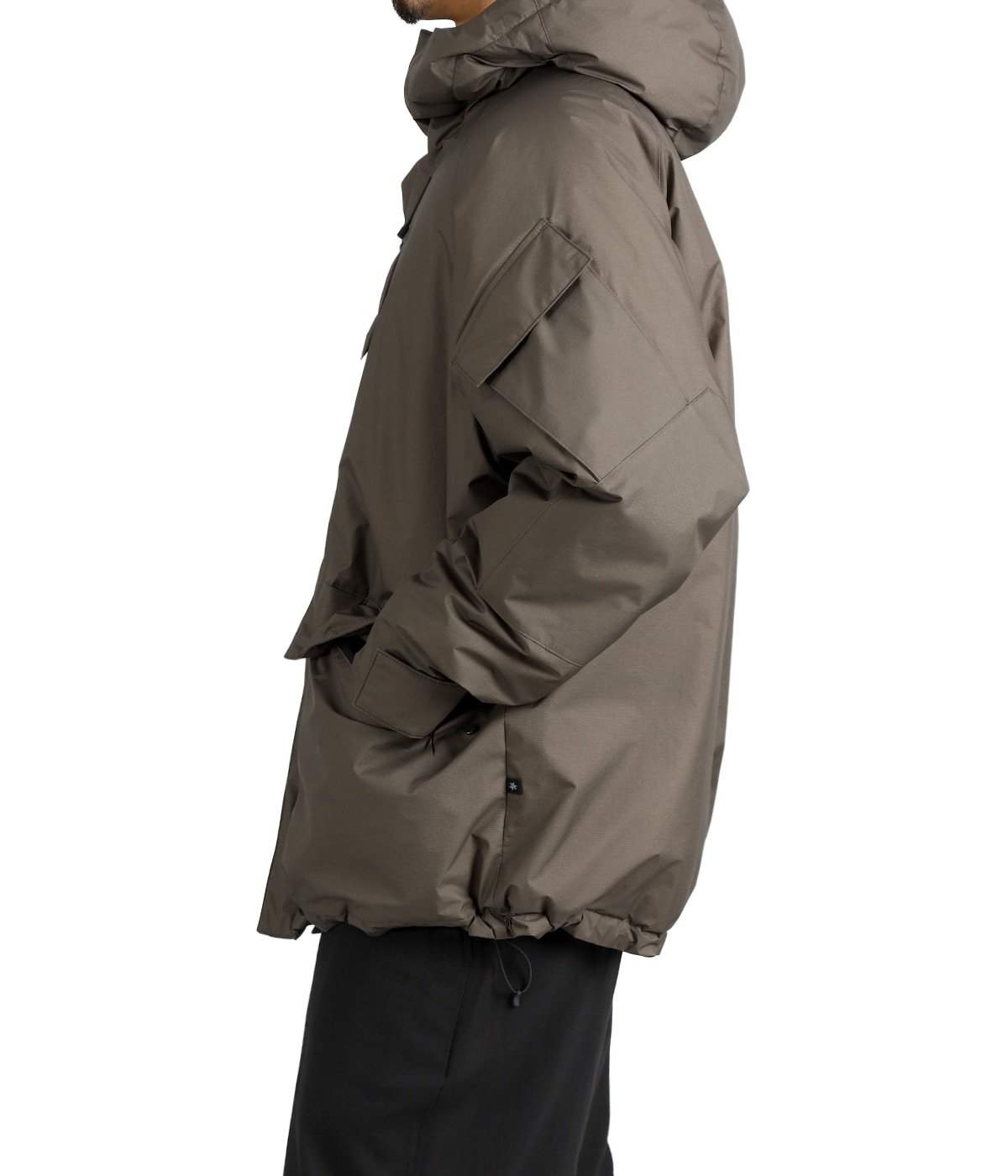 model(175cm / 60kg)B85 W75 H92 着用サイズ：3
