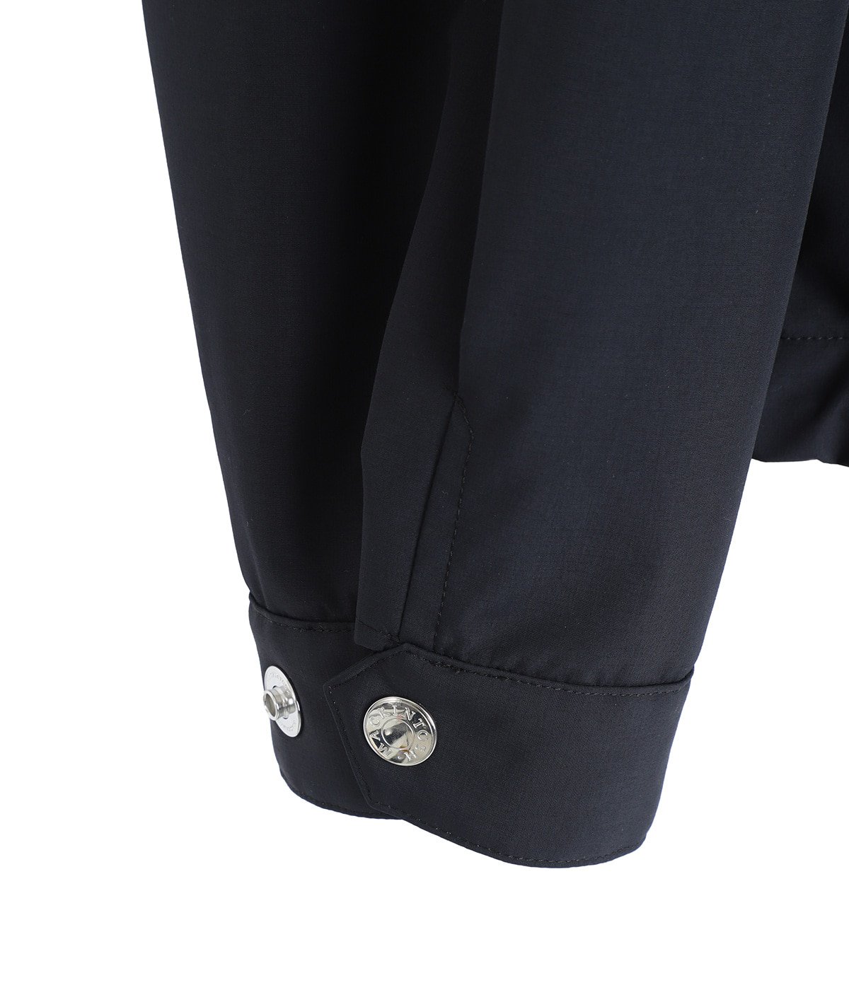 model(175cm / 60kg)B85 W75 H92 着用サイズ：40