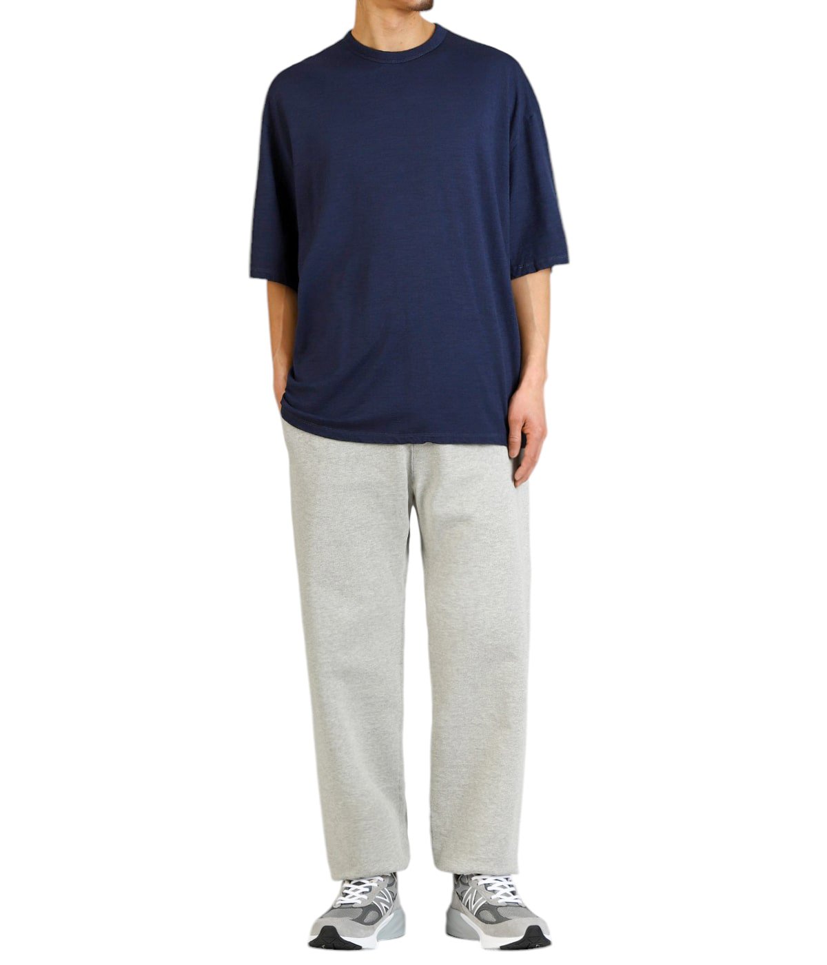 model（175cm / 60kg）B85 W75 H92 着用サイズ：L