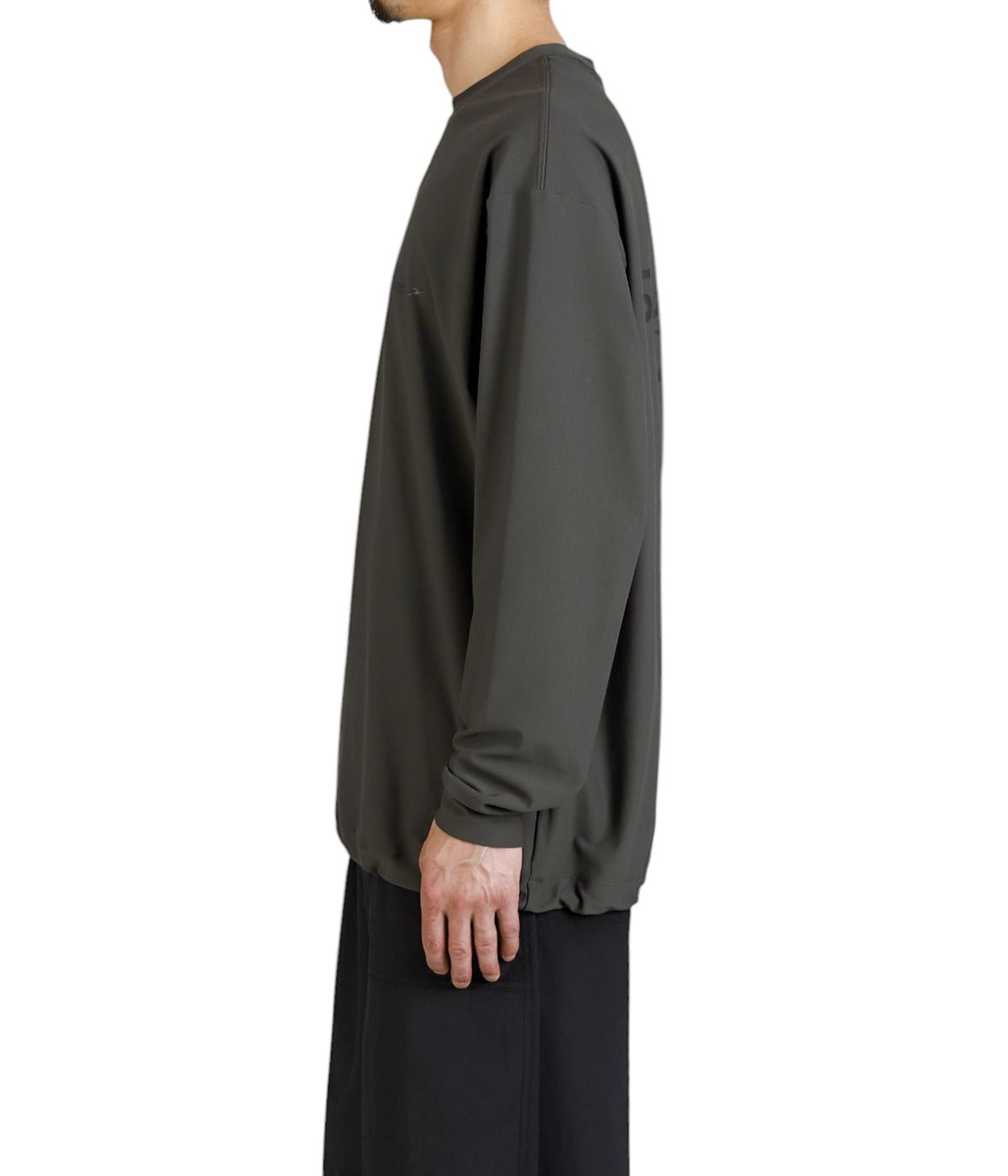 model(175cm / 60kg)B85 W75 H92 着用サイズ：L