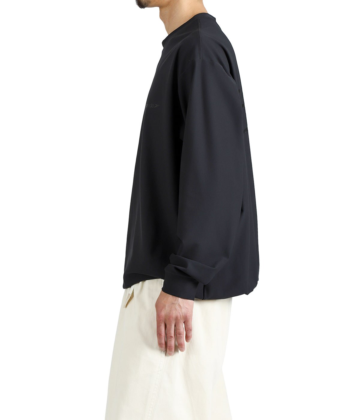 model(175cm / 60kg)B85 W75 H92 着用サイズ：O(XL)