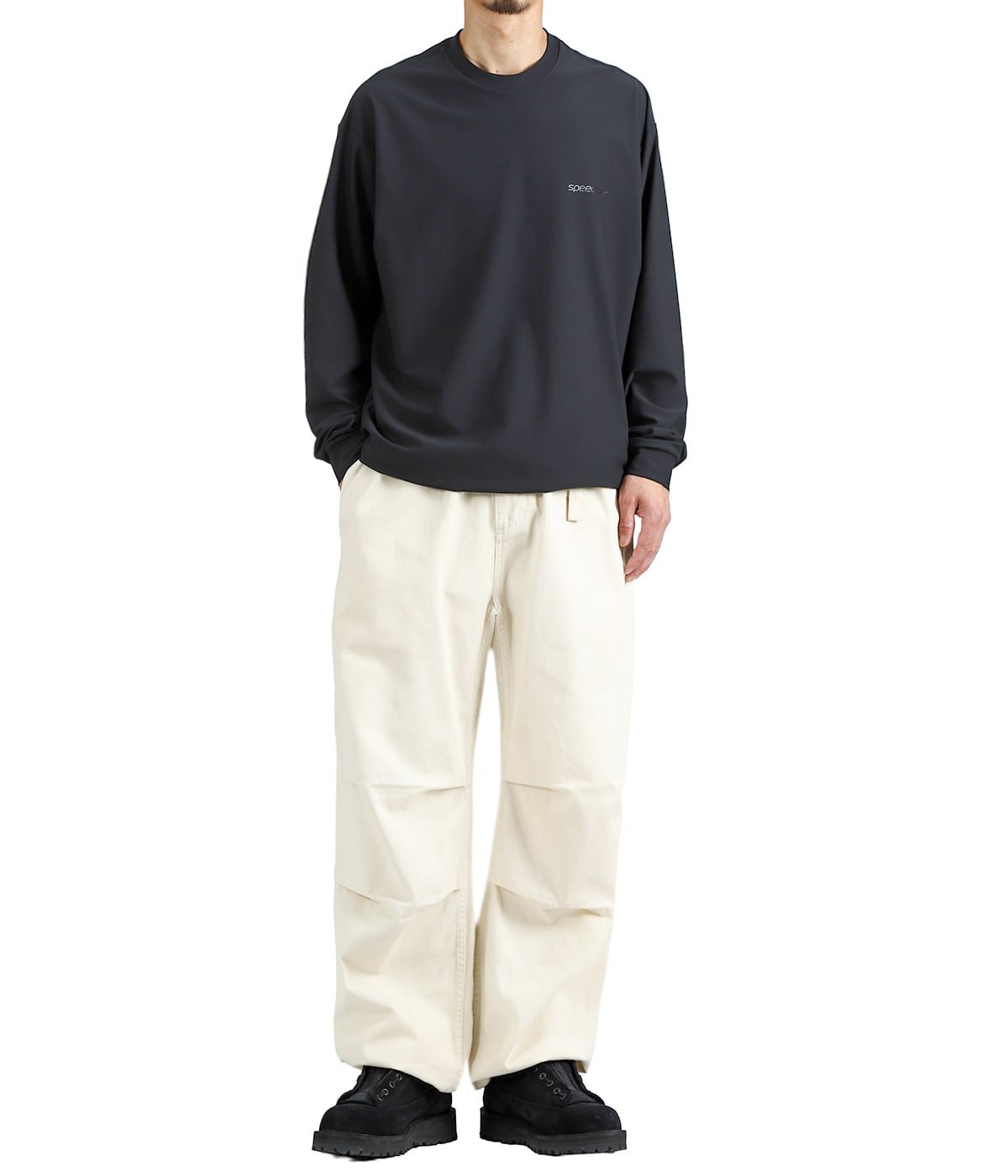 model(175cm / 60kg)B85 W75 H92 着用サイズ：O(XL)