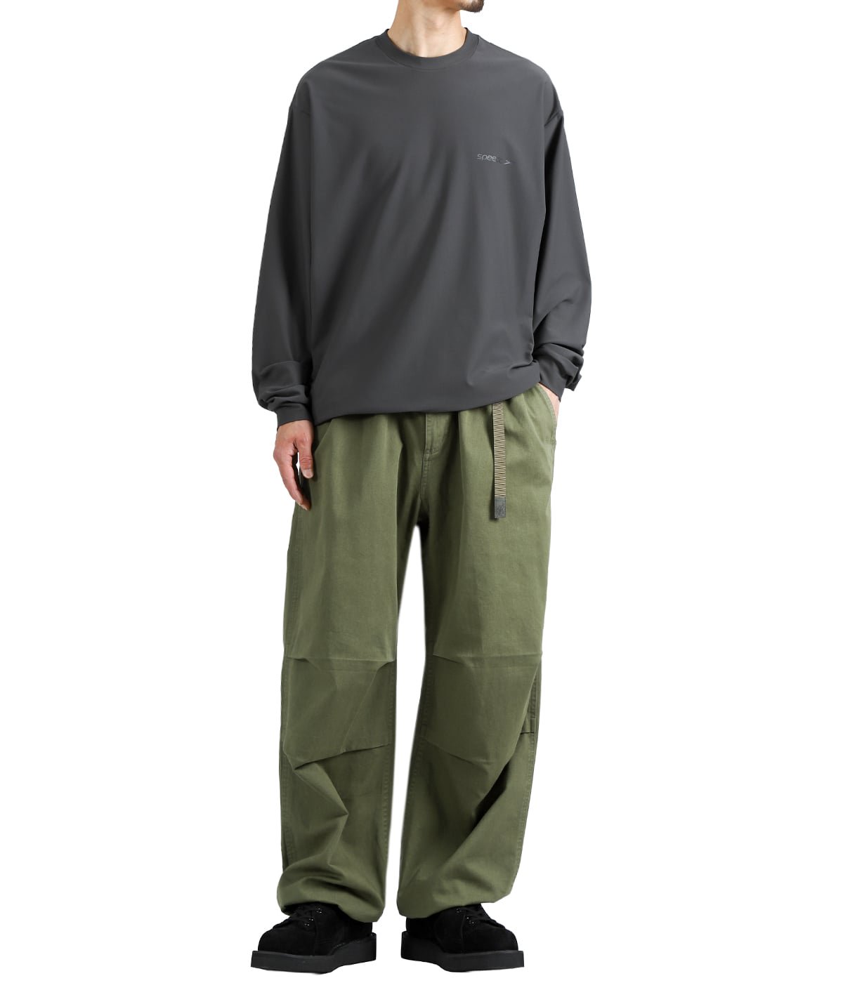 model(175cm / 60kg)B85 W75 H92 着用サイズ：O(XL)