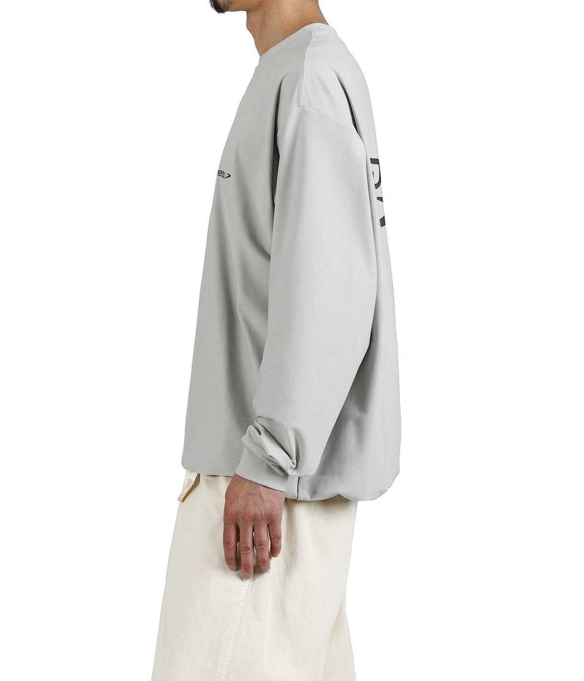 model(175cm / 60kg)B85 W75 H92 着用サイズ：O(XL)