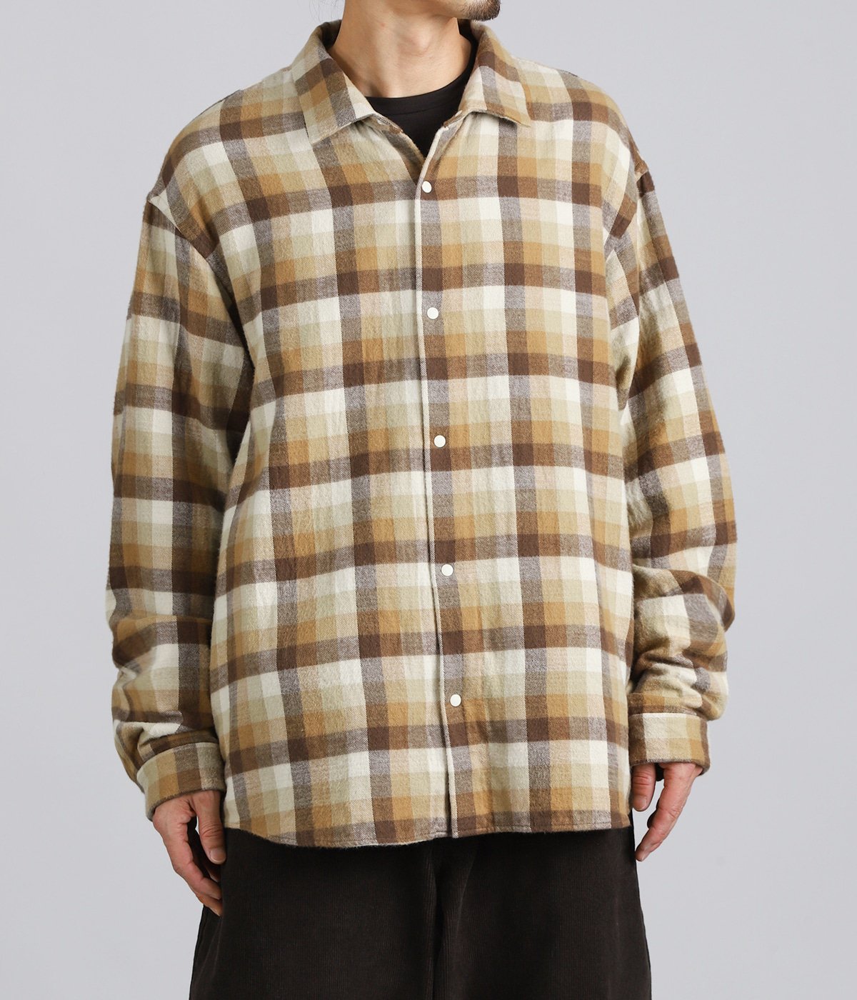 model（175cm / 60kg）B85 W75 H92 着用サイズ：L