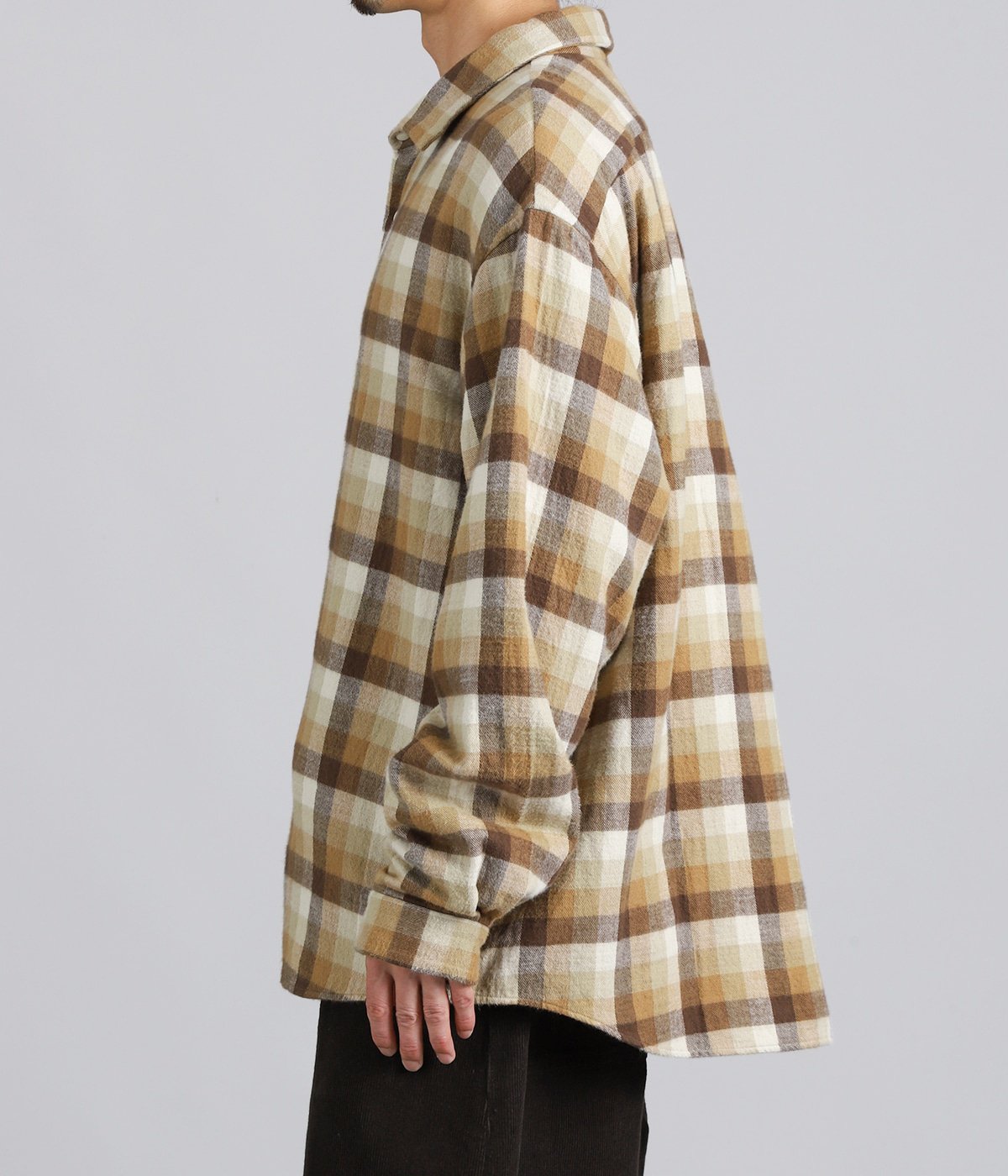 model（175cm / 60kg）B85 W75 H92 着用サイズ：L