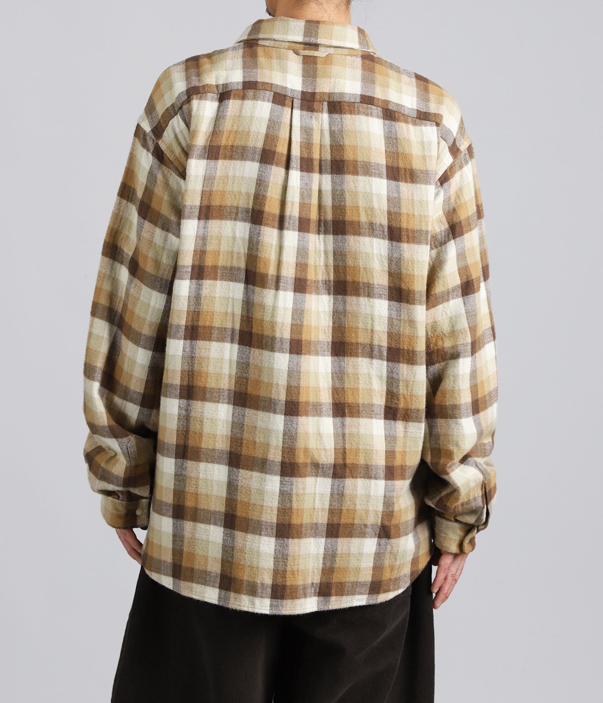 model（175cm / 60kg）B85 W75 H92 着用サイズ：L
