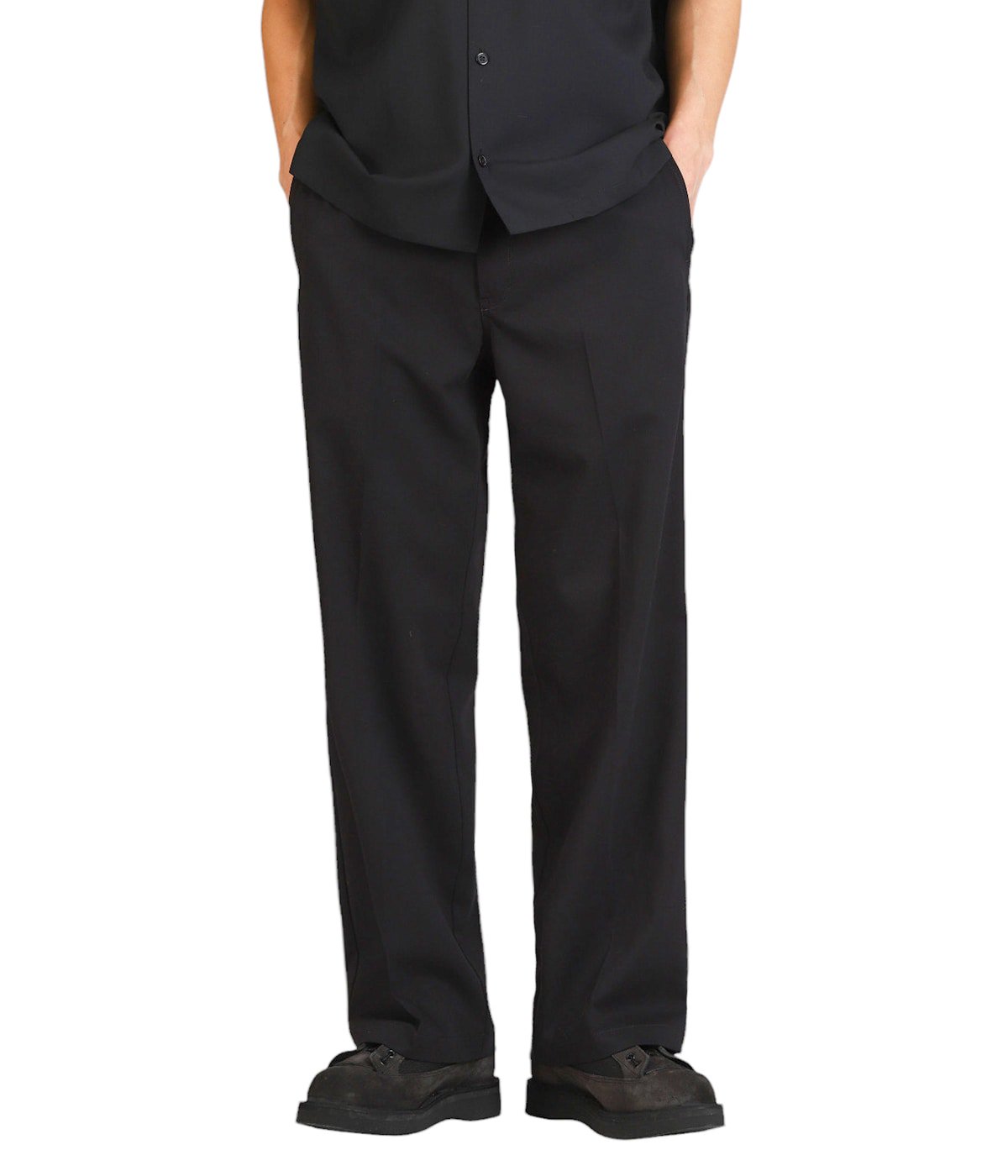 model（175cm / 60kg）B85 W75 H92 着用サイズ：L