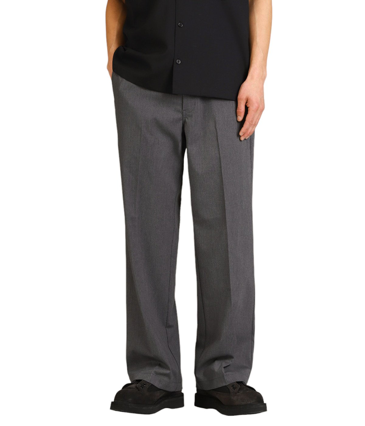 model（175cm / 60kg）B85 W75 H92 着用サイズ：L