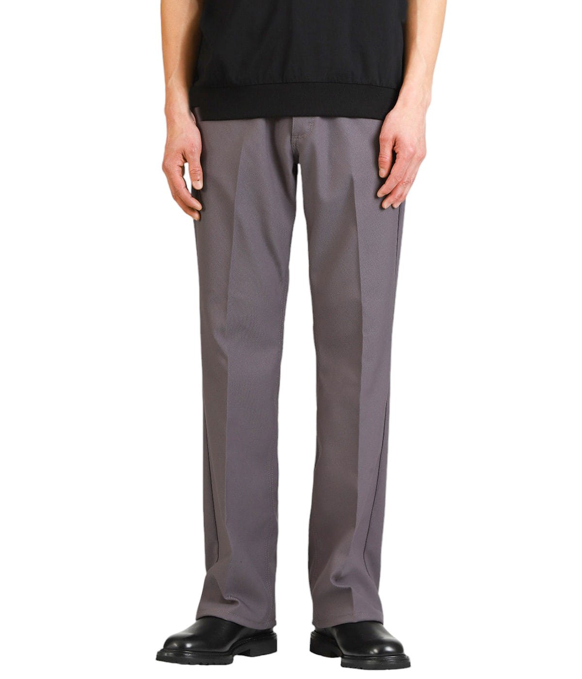 model（175cm / 60kg）B85 W75 H92 着用サイズ：M