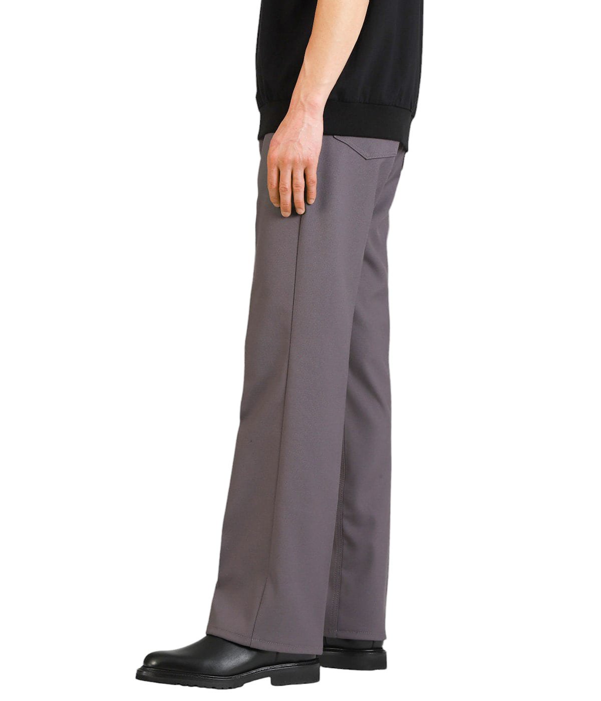model（175cm / 60kg）B85 W75 H92 着用サイズ：M