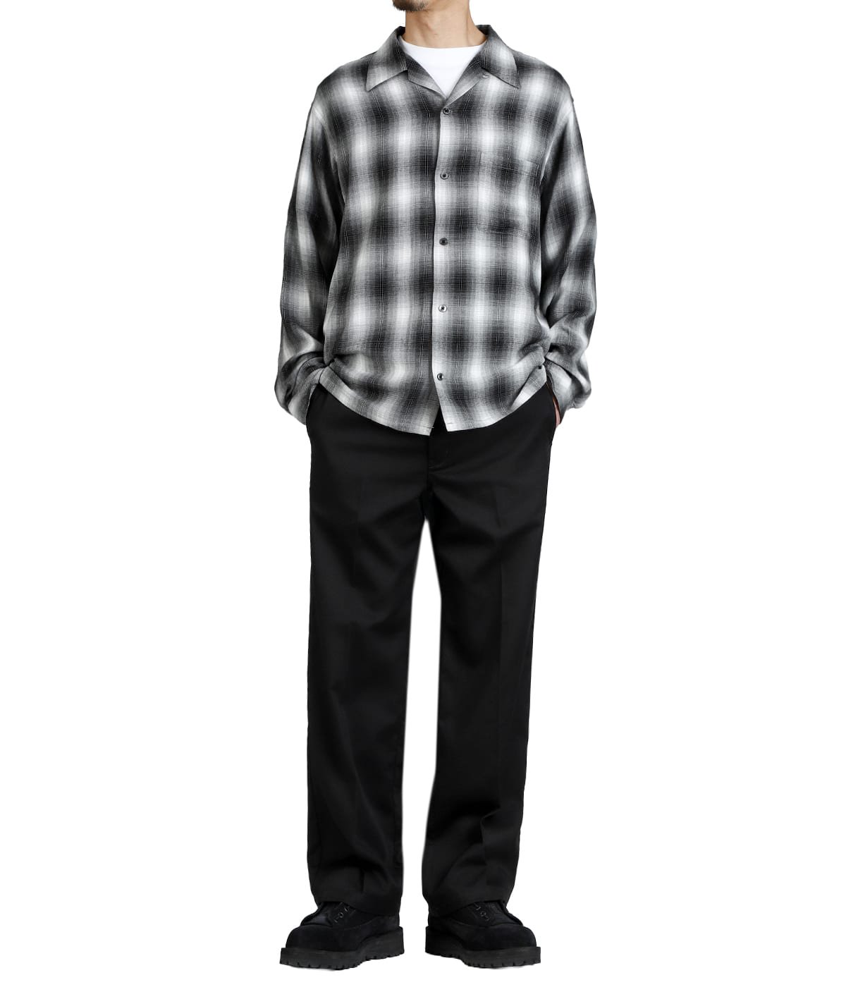 model（175cm / 60kg）B85 W75 H92 着用サイズ：L