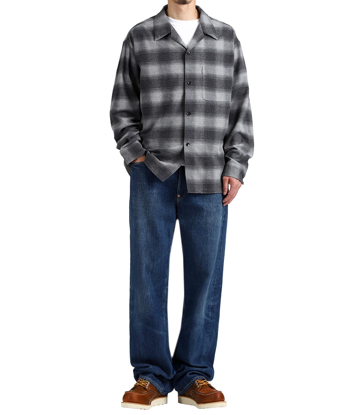 model(175cm / 60kg)B85 W75 H92 着用サイズ：32inch