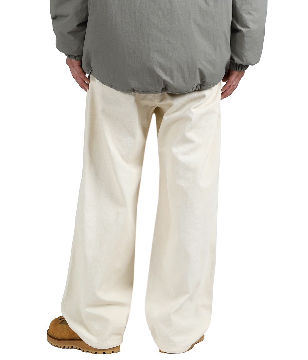 model(175cm / 60kg)B85 W75 H92 着用サイズ：M