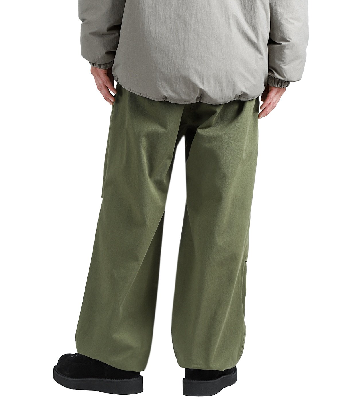 model(175cm / 60kg)B85 W75 H92 着用サイズ：L