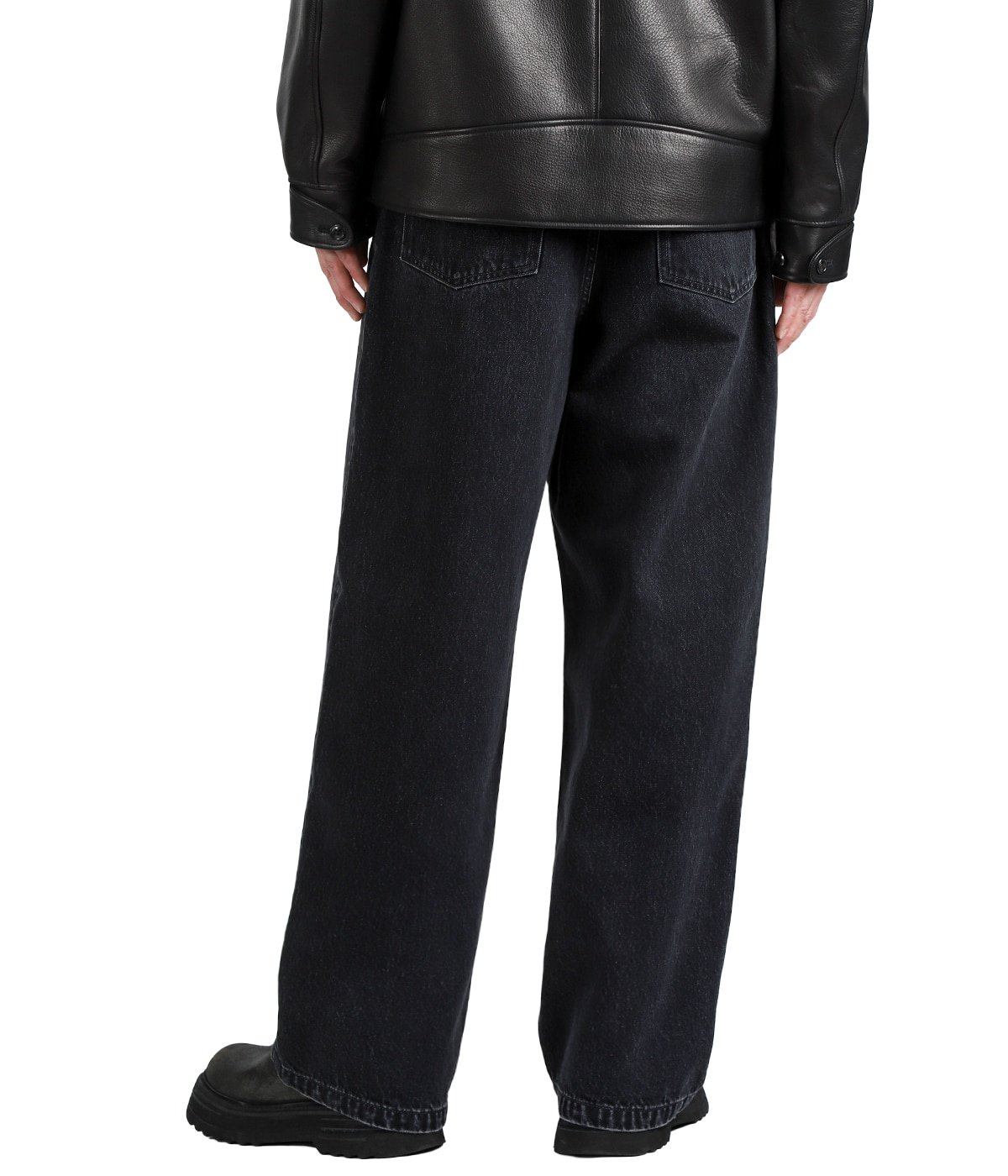 model（175cm / 60kg）B85 W75 H92 着用サイズ：30inch