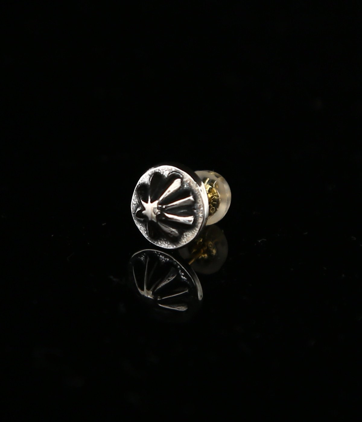 Shell Pierced Earring Larry Smith ラリースミス Men Arknets アークネッツ メンズ レディース公式通販 正規取扱店