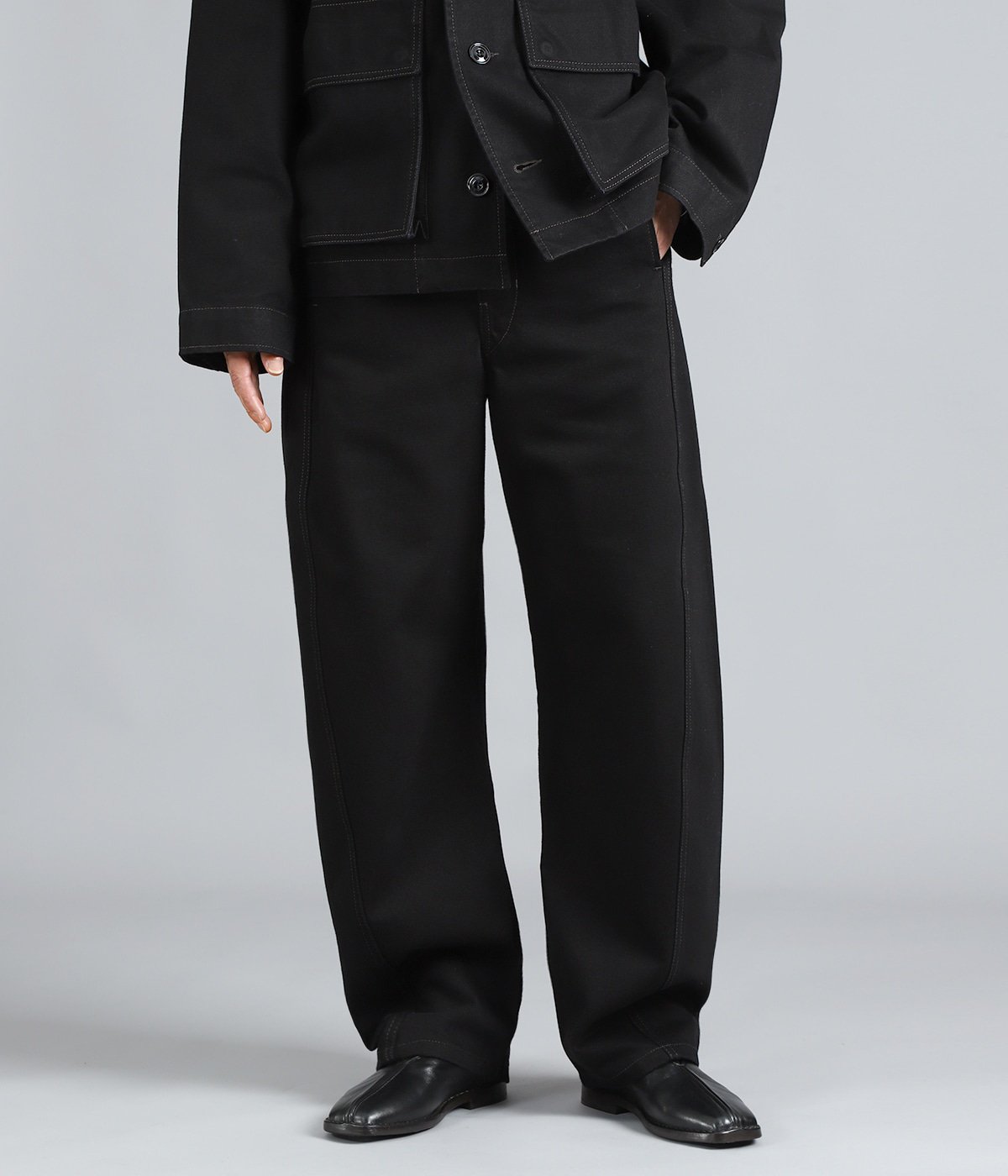 model（175cm / 60kg）B85 W75 H92 着用サイズ：S