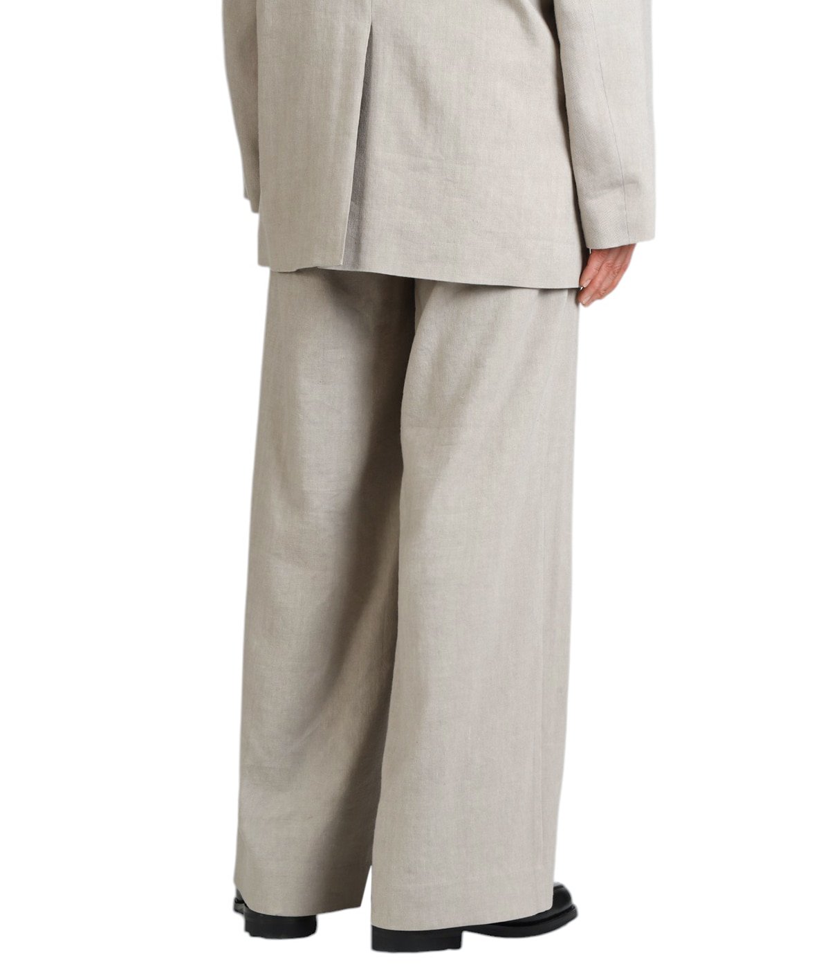 model（175cm / 60kg）B85 W75 H92 着用サイズ：2