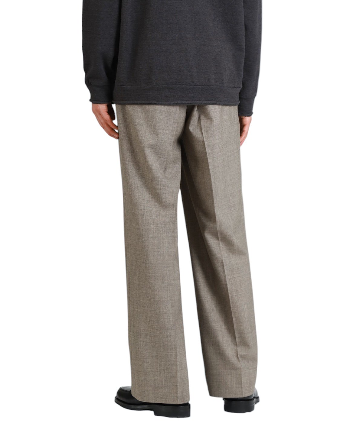 model（175cm / 60kg）B85 W75 H92 着用サイズ：2
