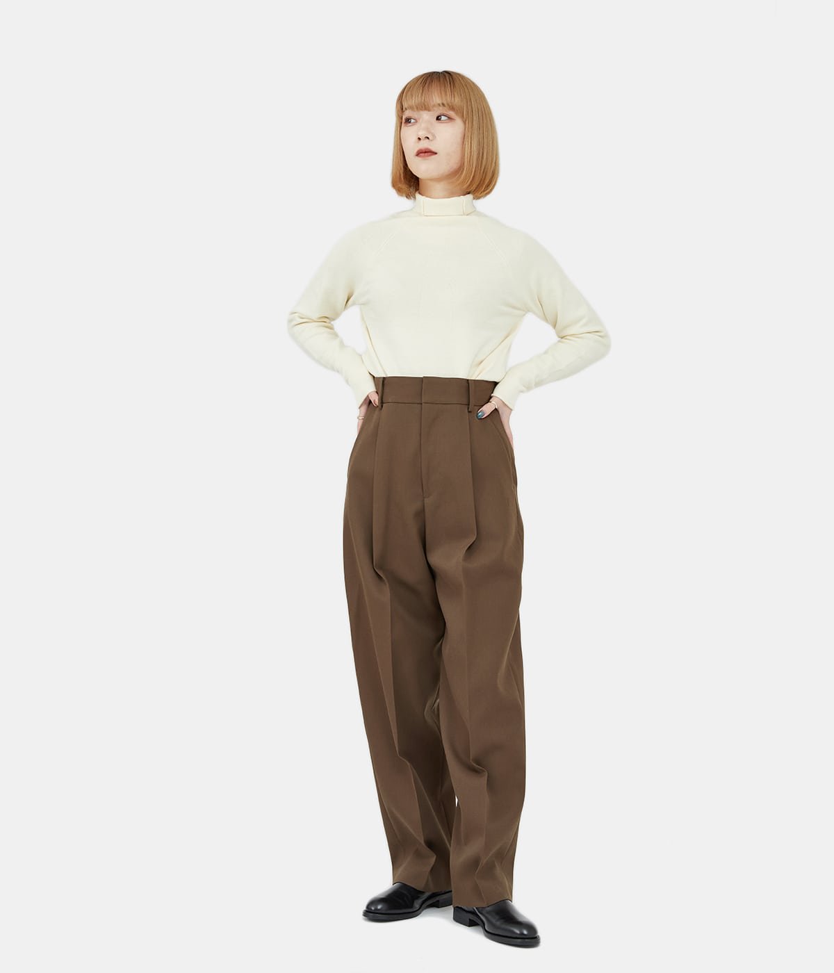 ATON 22SS WOOL GABARDINE TAPERED PANTS-