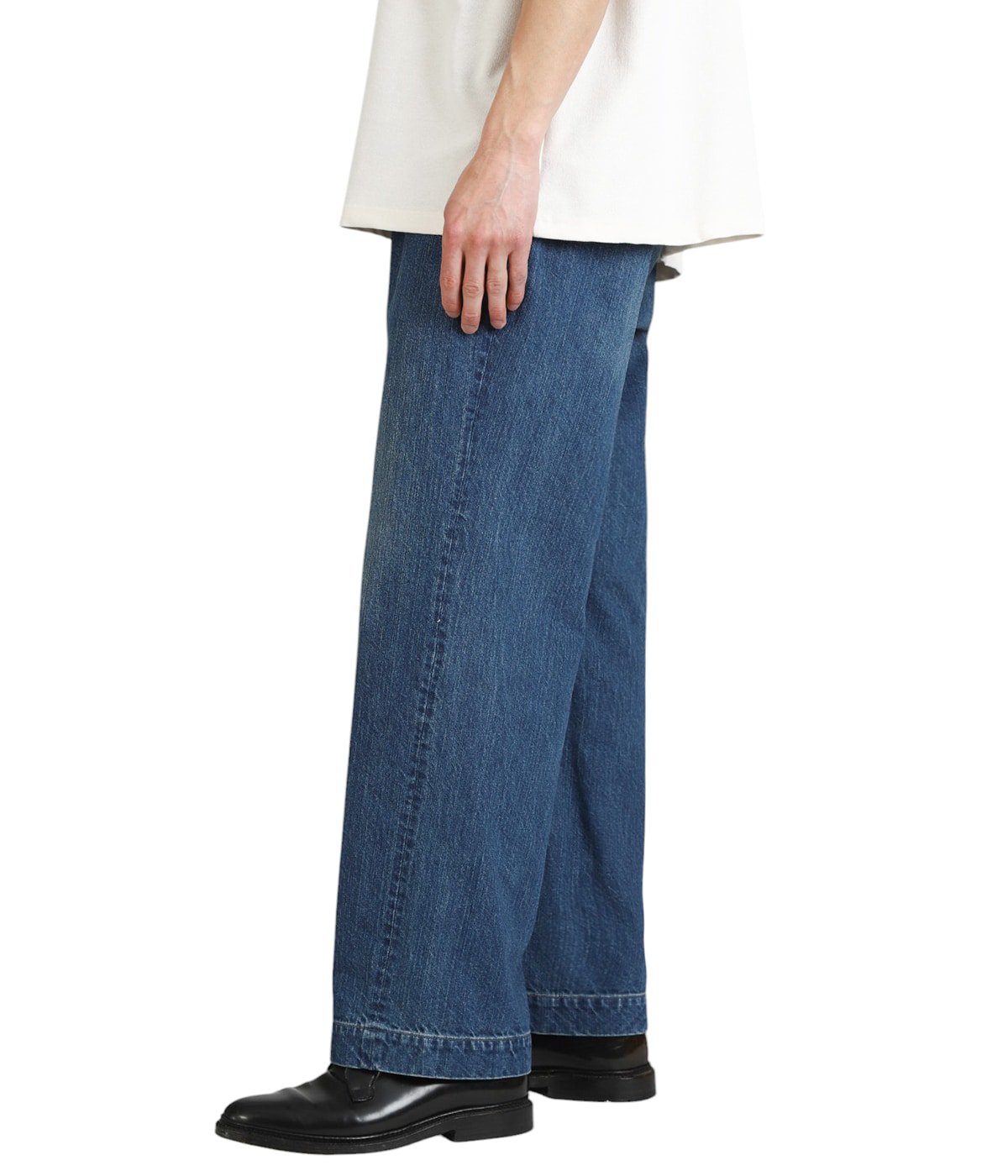 model(175cm / 60kg)B85 W75 H92 着用サイズ：4