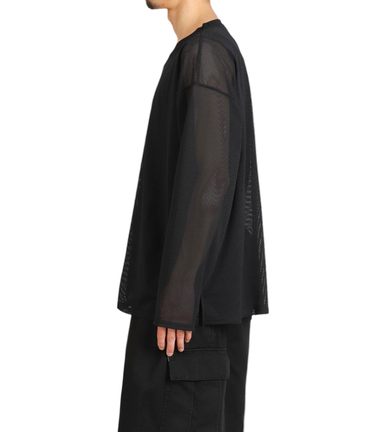 model（175cm / 60kg）B85 W75 H92 着用サイズ：M