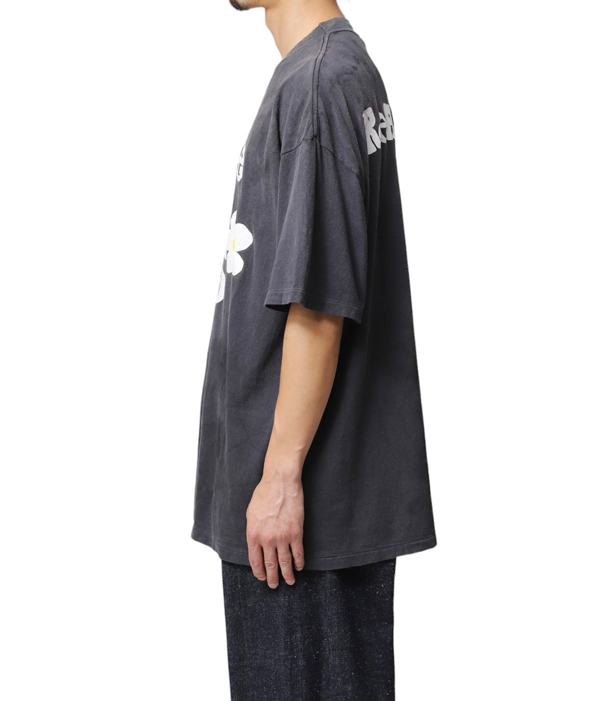 model（175cm / 60kg）B85 W75 H92 着用サイズ：XL