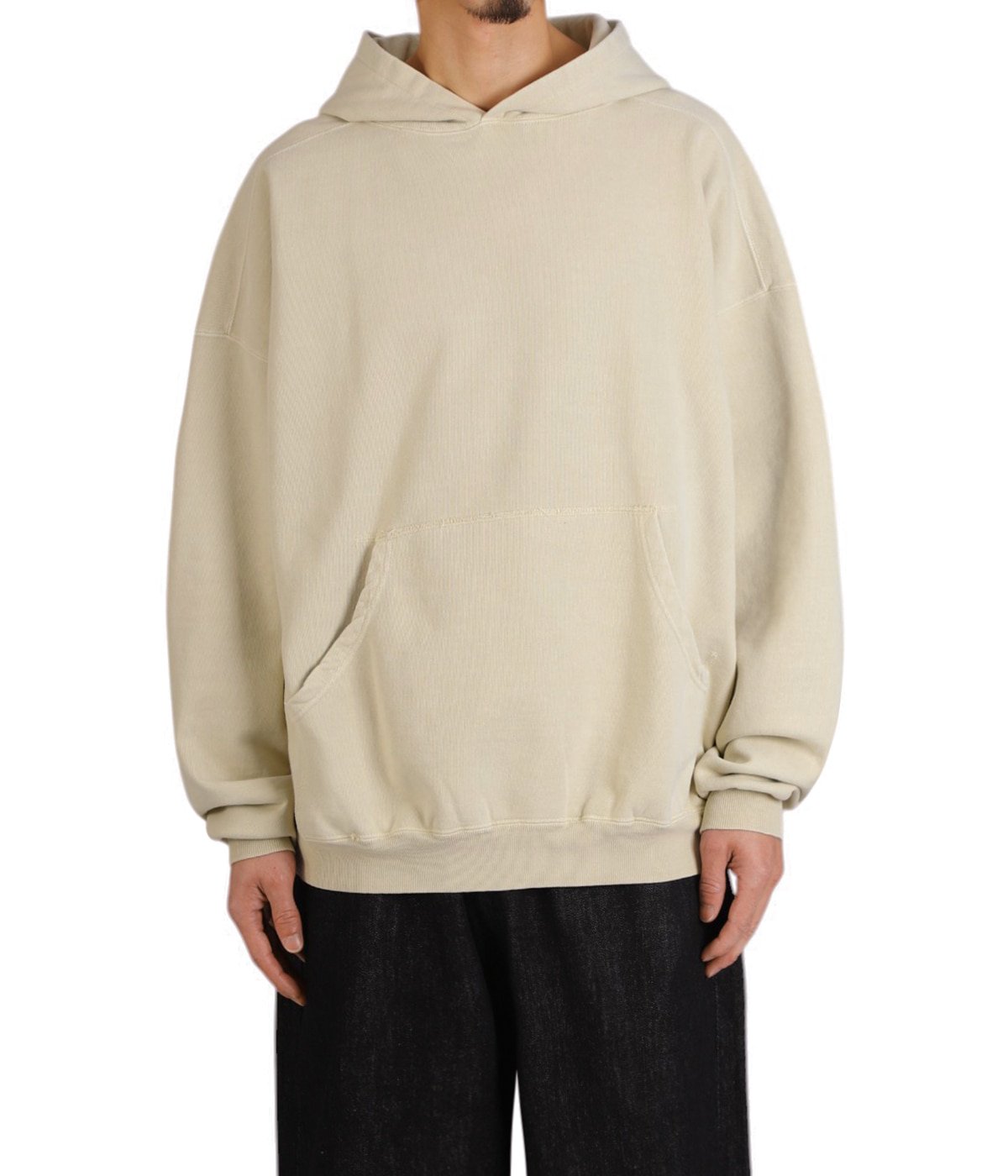 model(175cm / 60kg)B85 W75 H92 着用サイズ：M