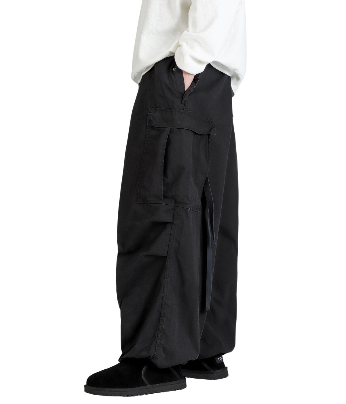 model（175cm / 60kg）B85 W75 H92 着用サイズ：L
