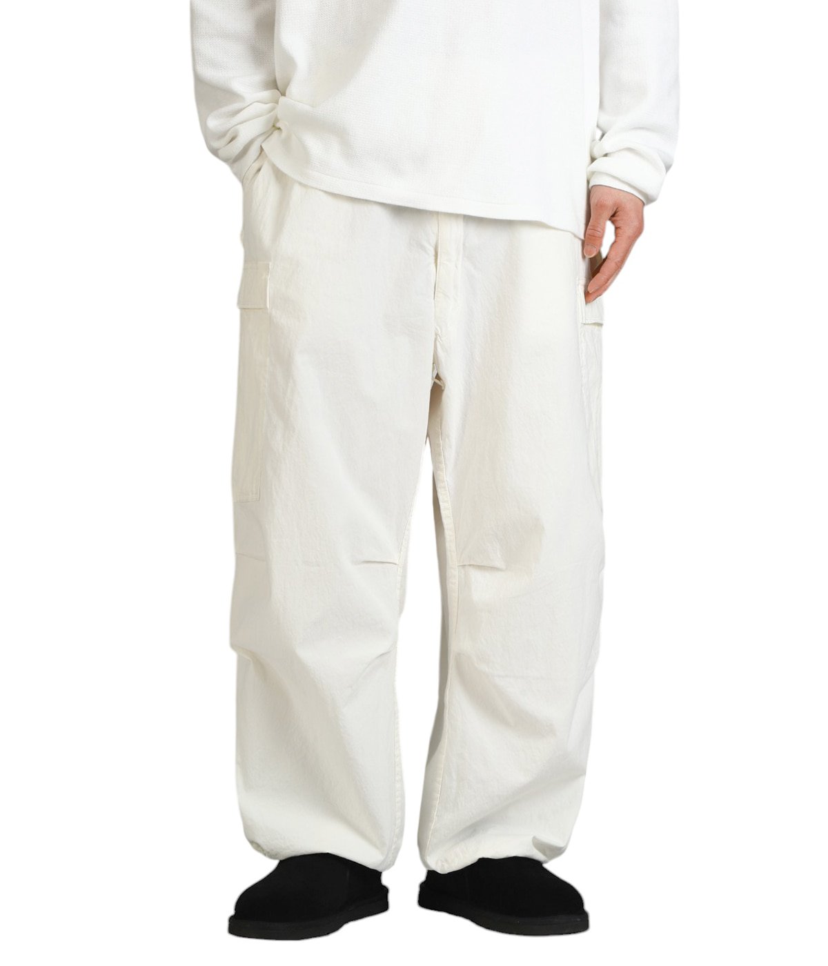 model（175cm / 60kg）B85 W75 H92 着用サイズ：L