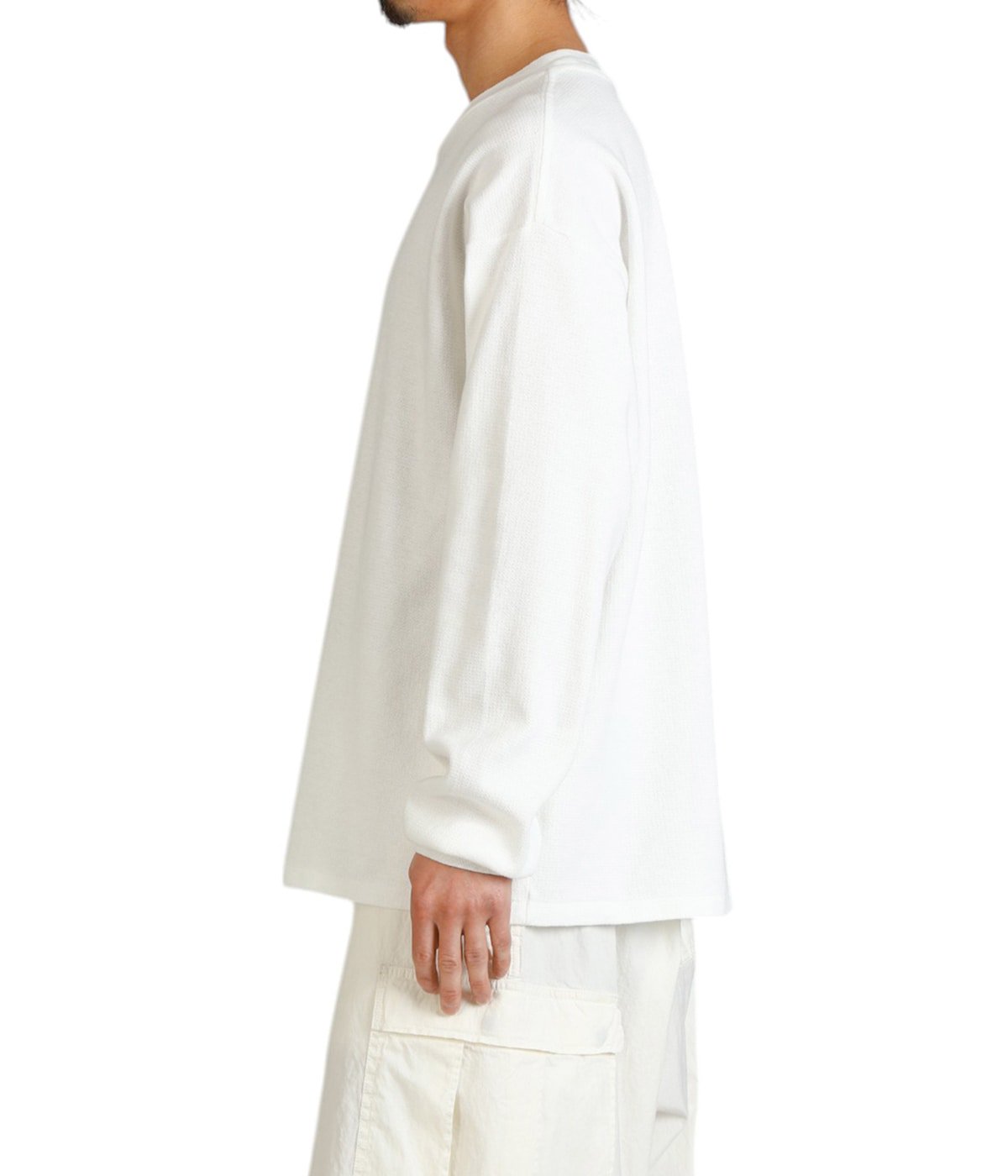 model（175cm / 60kg）B85 W75 H92 着用サイズ：L