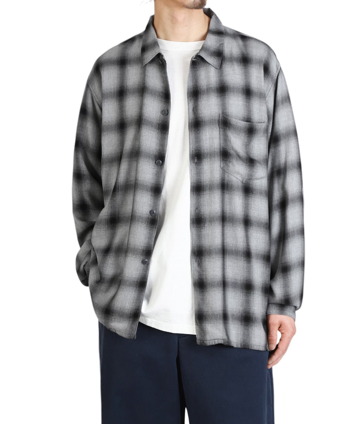 model（175cm / 60kg）B85 W75 H92 着用サイズ：L