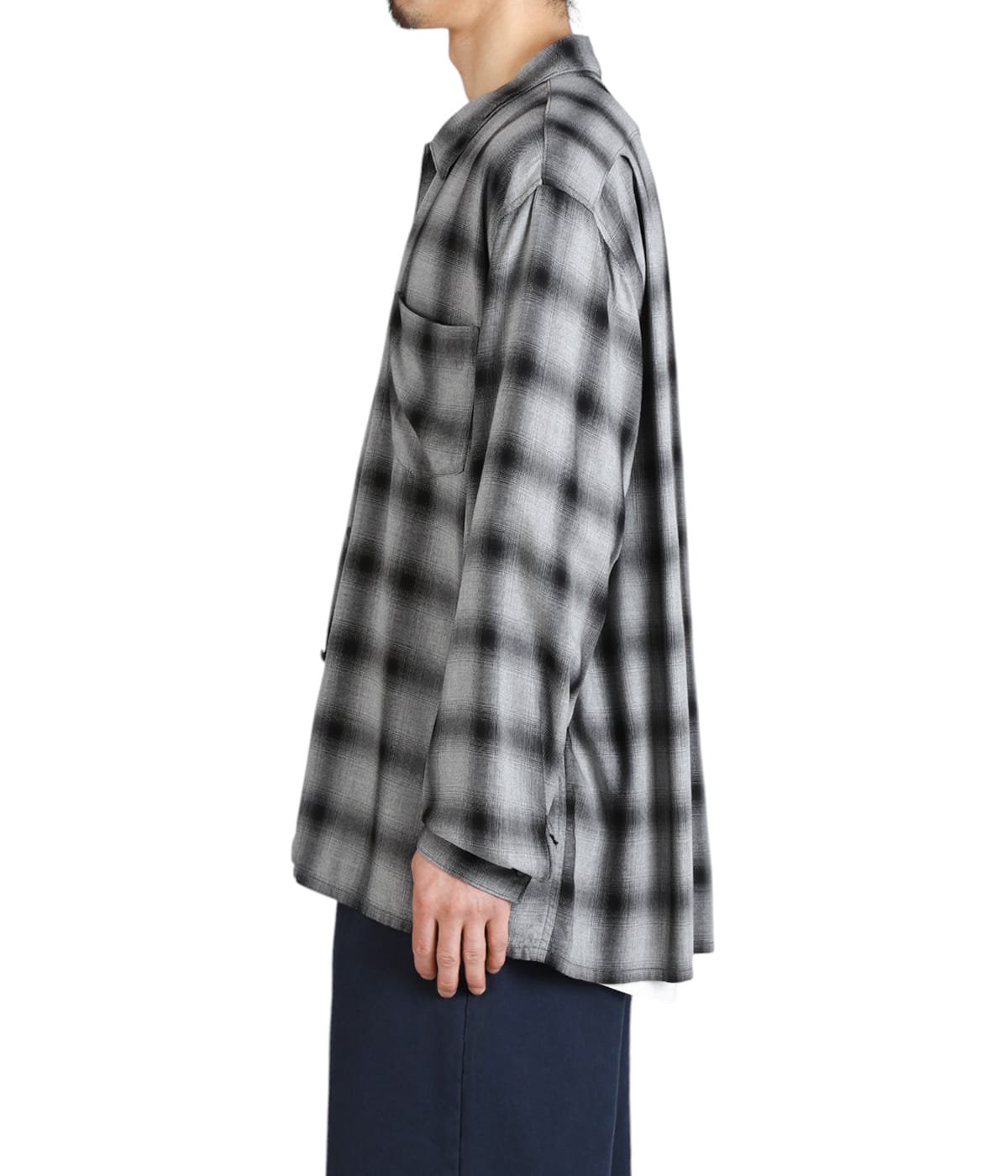 model（175cm / 60kg）B85 W75 H92 着用サイズ：L