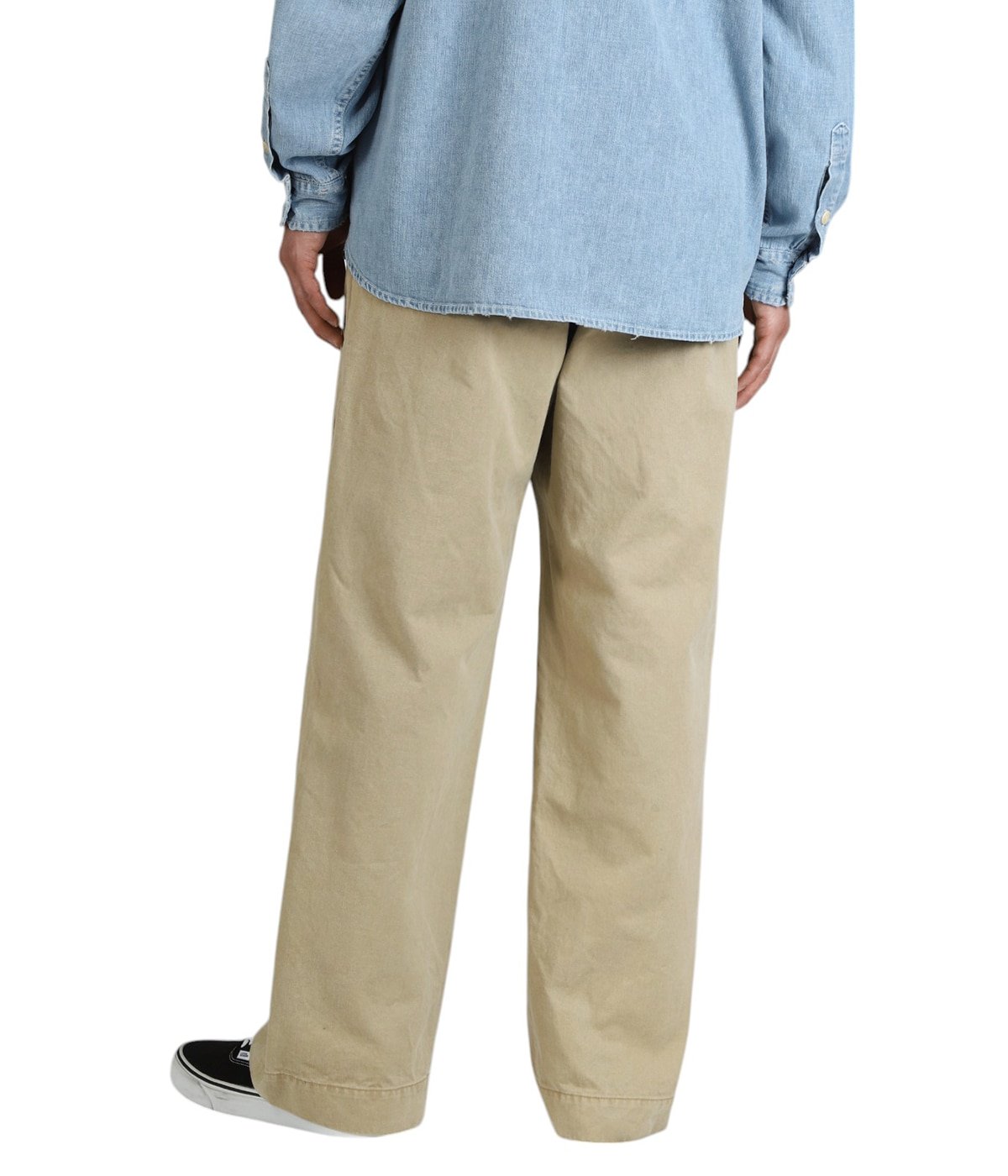 model（175cm / 60kg）B85 W75 H92 着用サイズ：L
