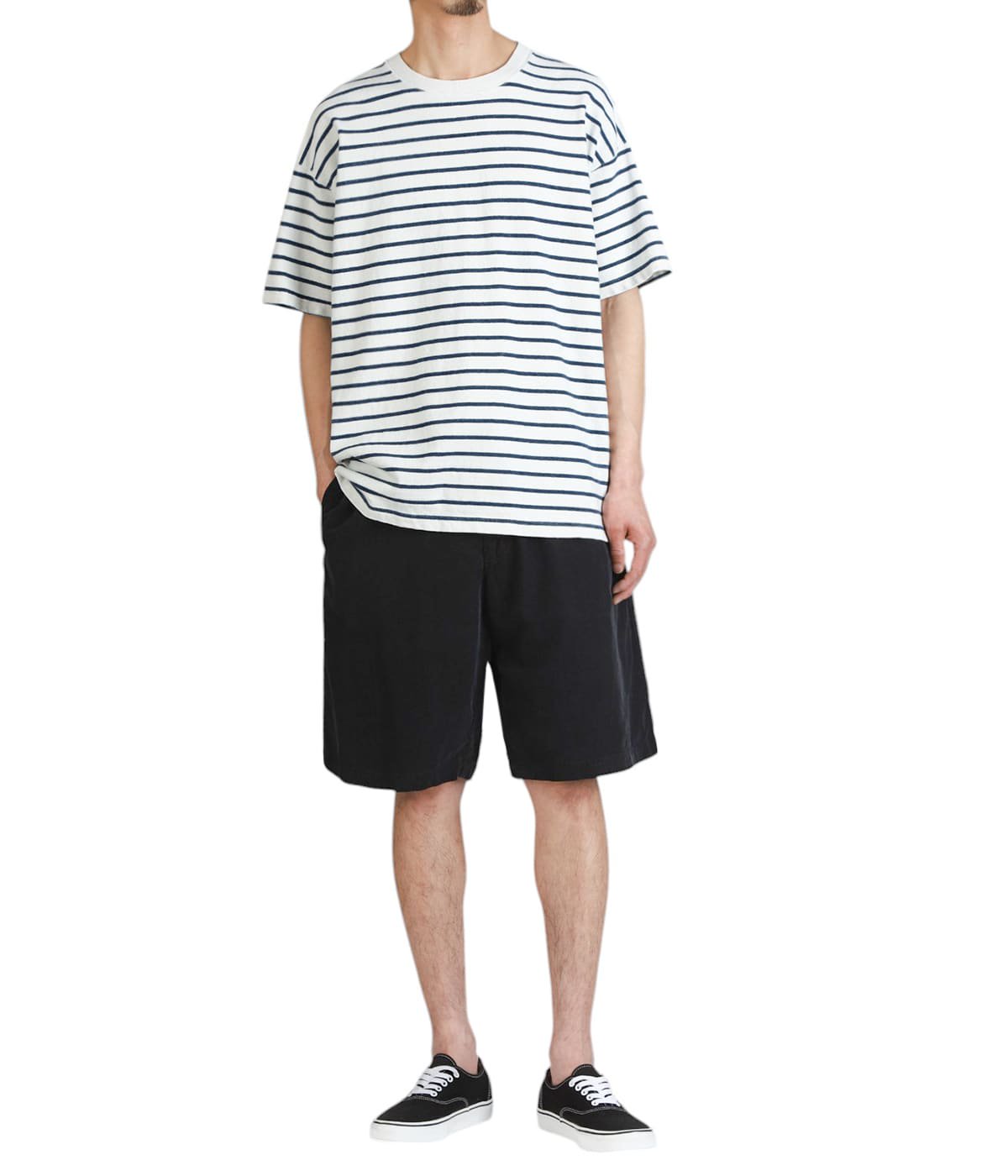 model（175cm / 60kg）B85 W75 H92 着用サイズ：L