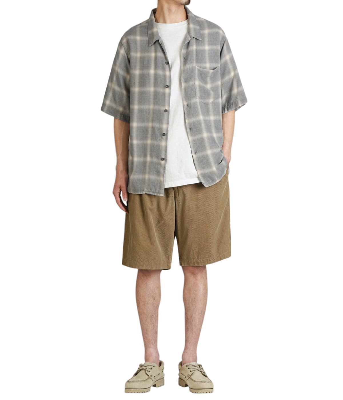 model（175cm / 60kg）B85 W75 H92 着用サイズ：L