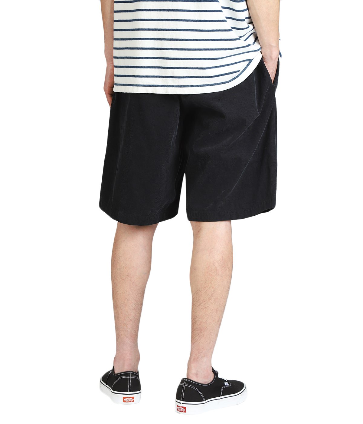 model（175cm / 60kg）B85 W75 H92 着用サイズ：L