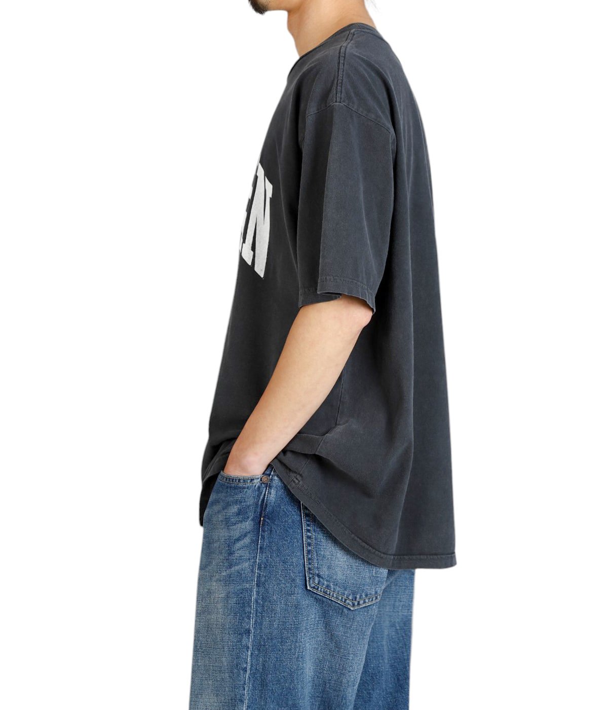 model（175cm / 60kg）B85 W75 H92 着用サイズ：L