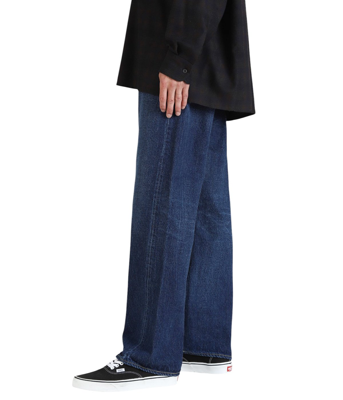 model（175cm / 60kg）B85 W75 H92 着用サイズ：L