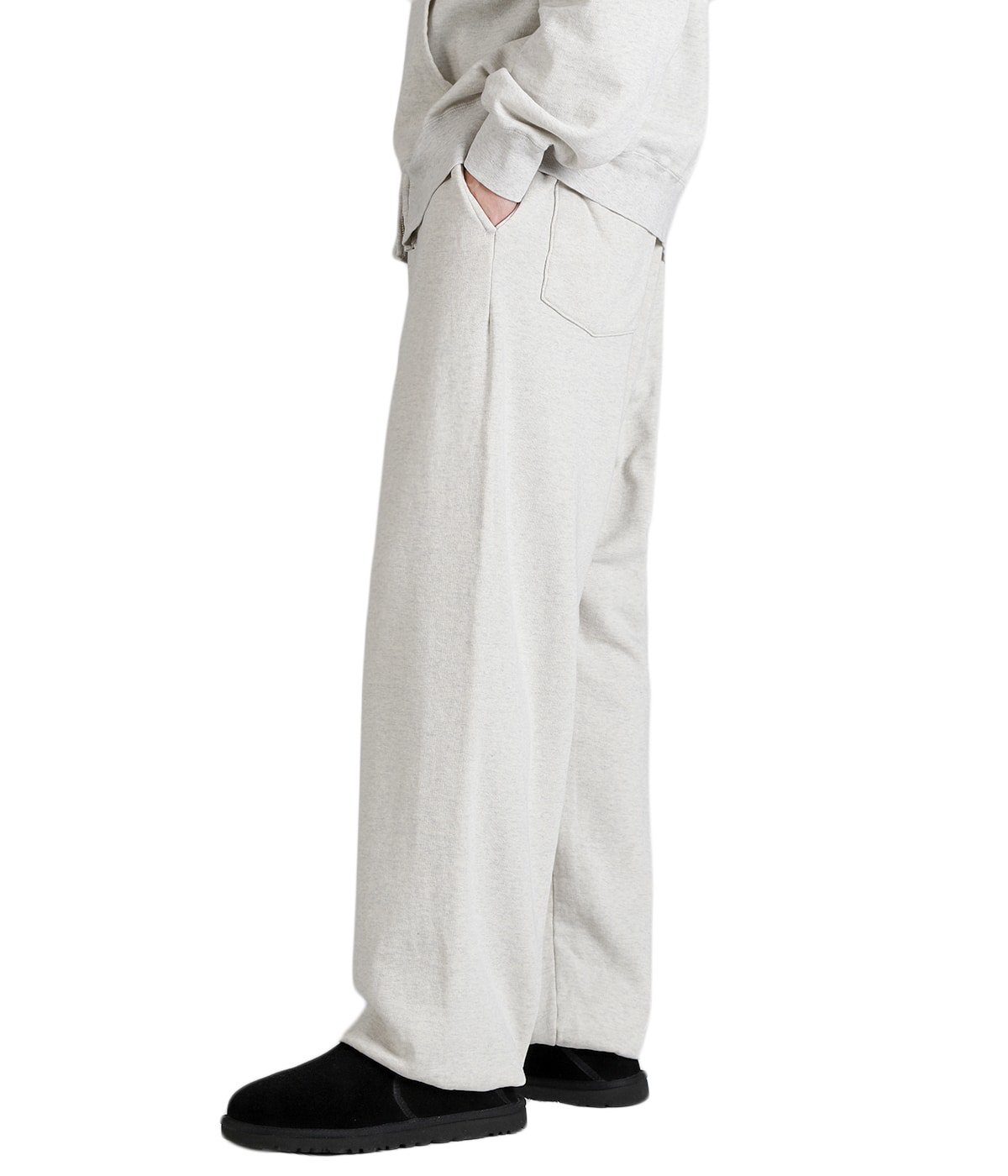 model（175cm / 60kg）B85 W75 H92 着用サイズ：L