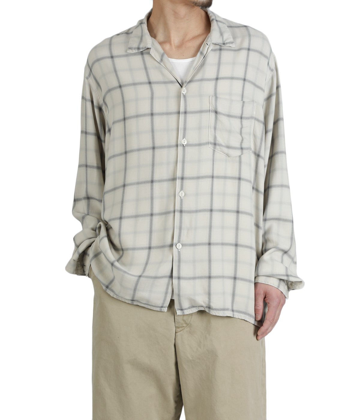 model（175cm / 60kg）B85 W75 H92 着用サイズ：L