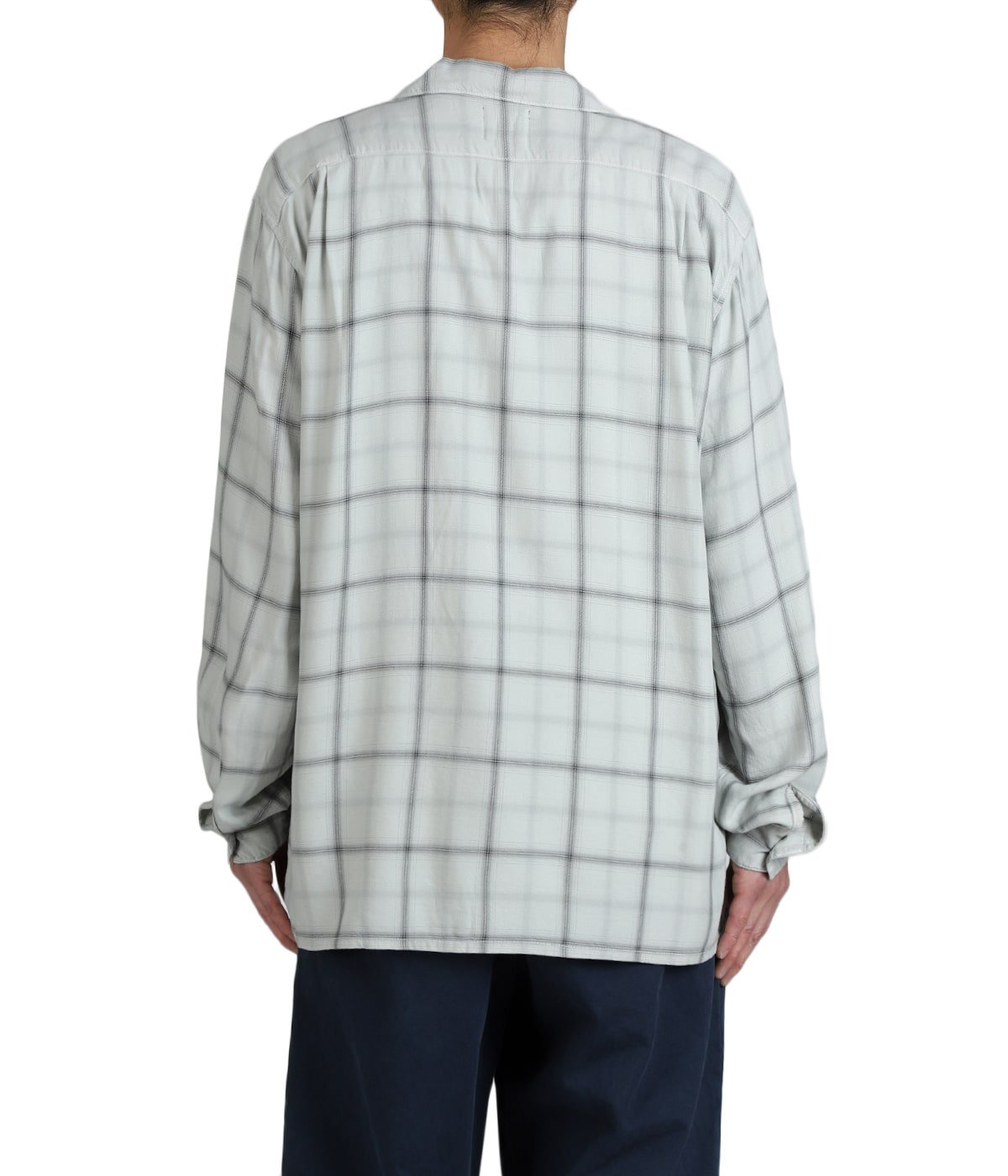 model（175cm / 60kg）B85 W75 H92 着用サイズ：L