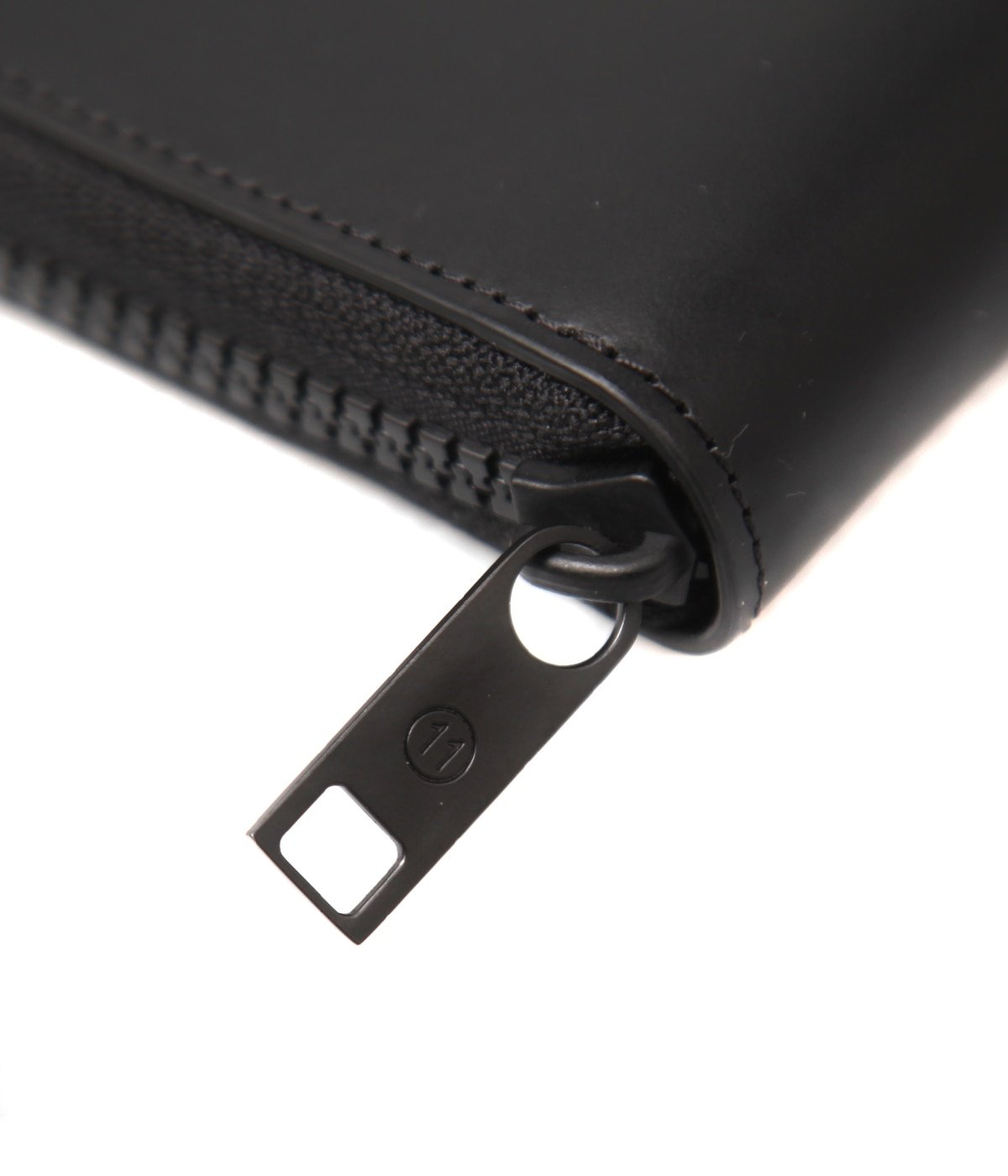 ROUND ZIP WALLET