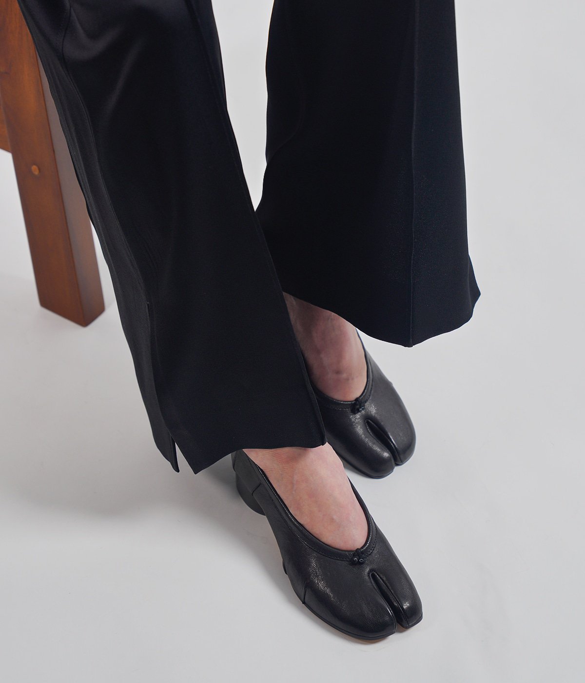 【nonl】22.5 メゾンマルジェラ　TABI バレエシューズ　ブラック Maison Margiela/メゾン マルジェラ 'Tabi' ballet newシューズ